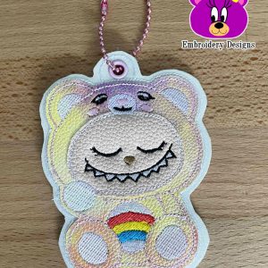 La Bear eyelet and snap tab